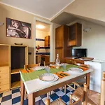 Charming Townhouse With A Shared Pool And Garden Daire Bibione
